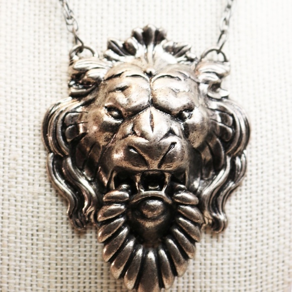 VINTAGE Napier Lion's Head Doorknocker Necklace - Picture 2 of 8